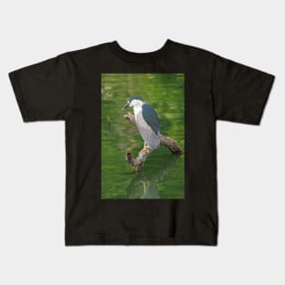 Heron with Green backdrop Kids T-Shirt